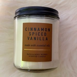 Bath & Body Works Cinnamon Spiced Vanilla Candle